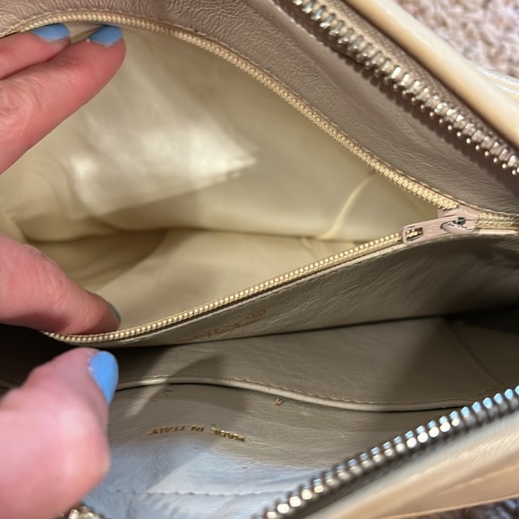 Vintage cream Chanel camera bag - Picture 5 of 9